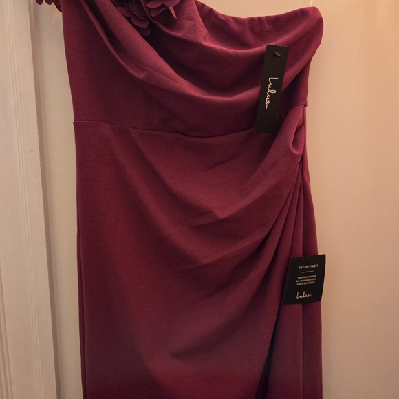 Elegant Magenta One-Shoulder Dress - Picture 5 of 11
